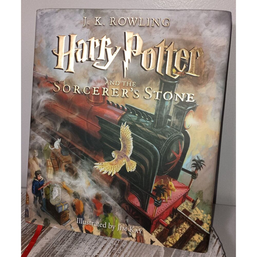 J.K. ROWLING: HARRY POTTER & THE SORCERER'S STONE - Illustrated -Hard Cover 2015